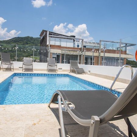 Hotel Grand H&R Villeta Kültér fotó