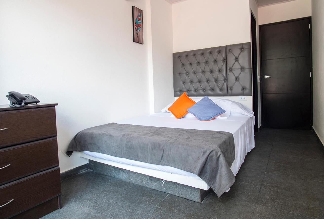 Hotel Grand H&R Villeta Kültér fotó