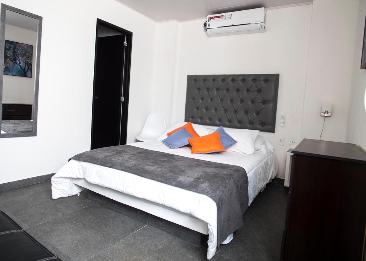 Hotel Grand H&R Villeta Kültér fotó