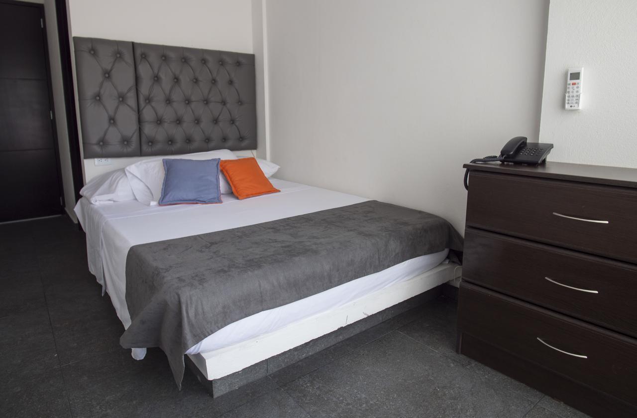 Hotel Grand H&R Villeta Kültér fotó