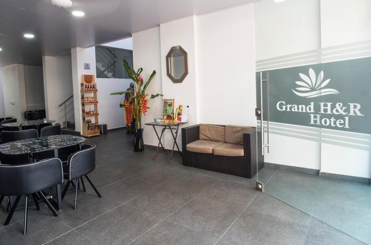 Hotel Grand H&R Villeta Kültér fotó